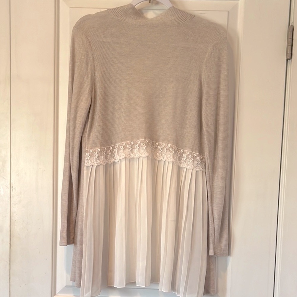 Open Front Cardigan Beige w/ White Floral Trim Draped Back - Medium